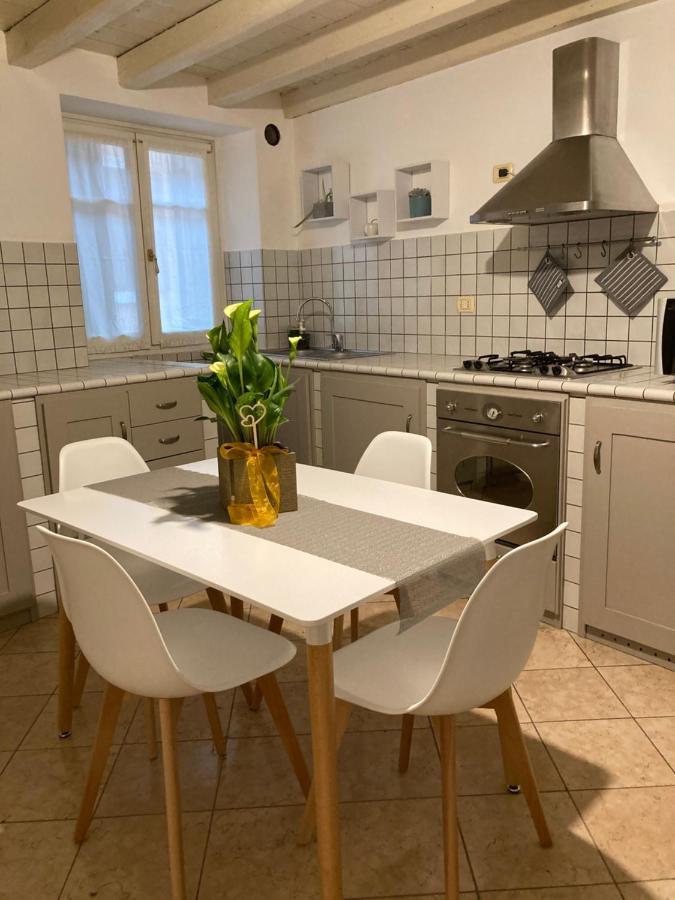 Casapiedicastello Apartment Кастелнуово дел Гарда Екстериор снимка