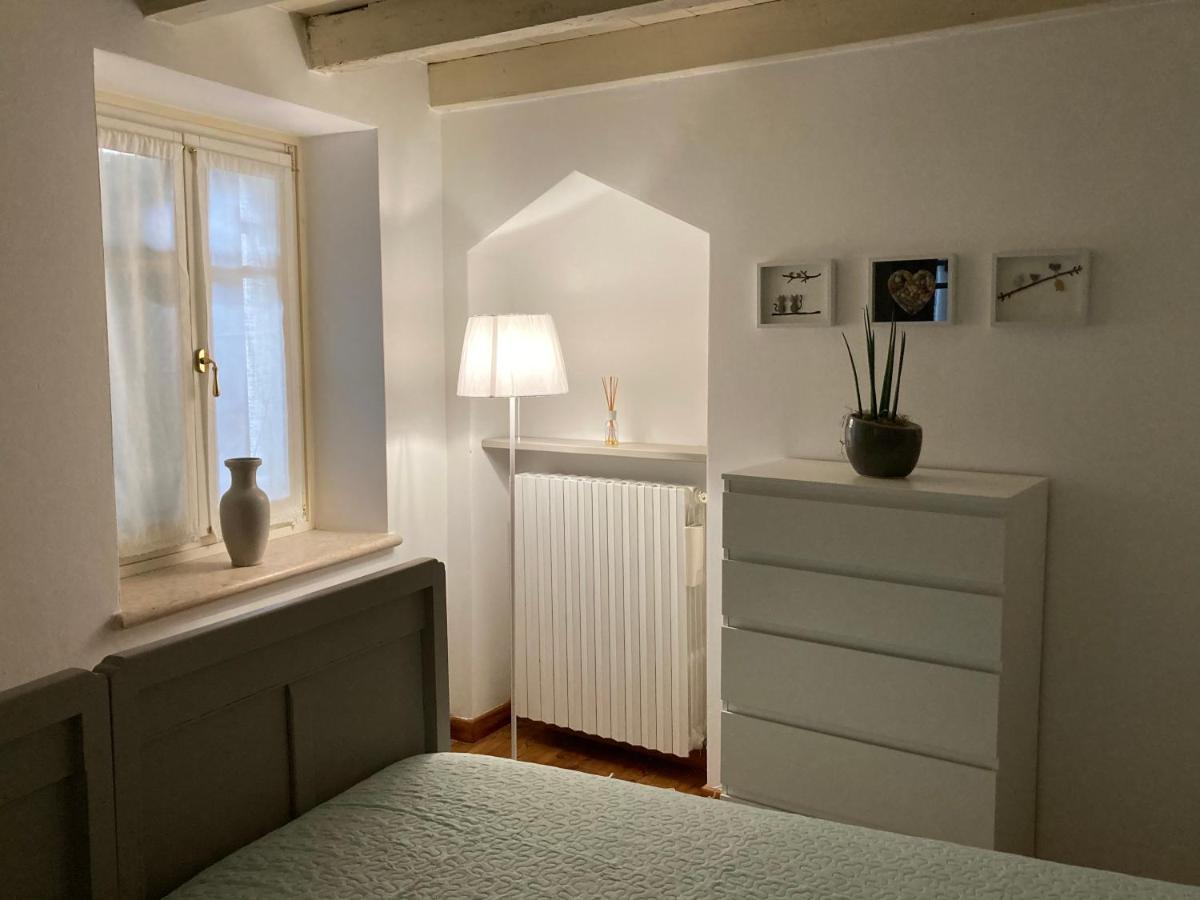 Casapiedicastello Apartment Кастелнуово дел Гарда Екстериор снимка