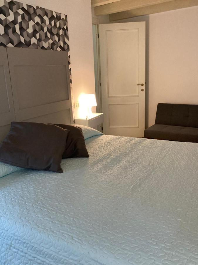 Casapiedicastello Apartment Кастелнуово дел Гарда Екстериор снимка