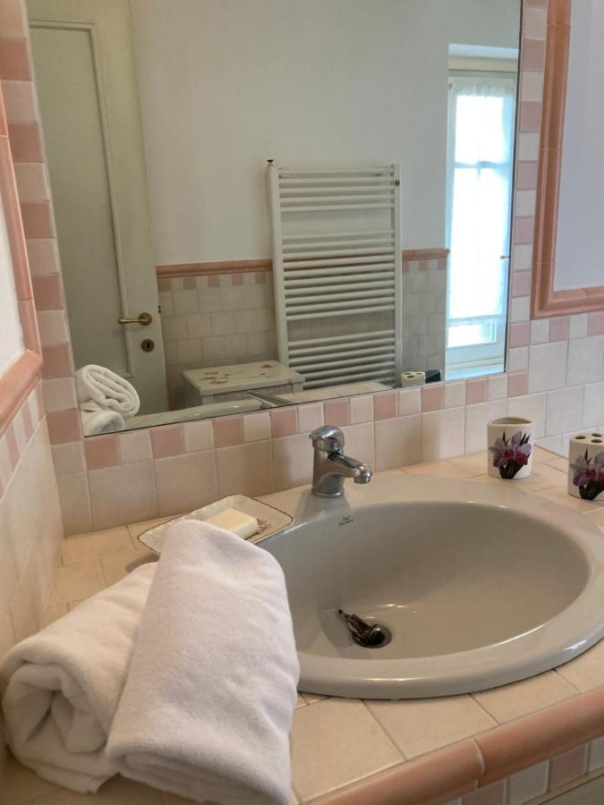 Casapiedicastello Apartment Кастелнуово дел Гарда Екстериор снимка